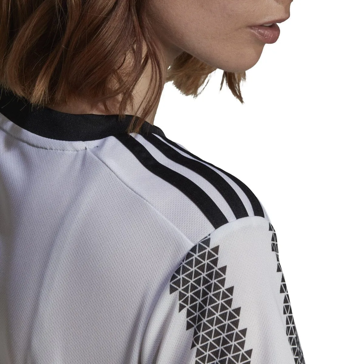 adidas Women's Juventus 22/23 Home Jersey | HB0429