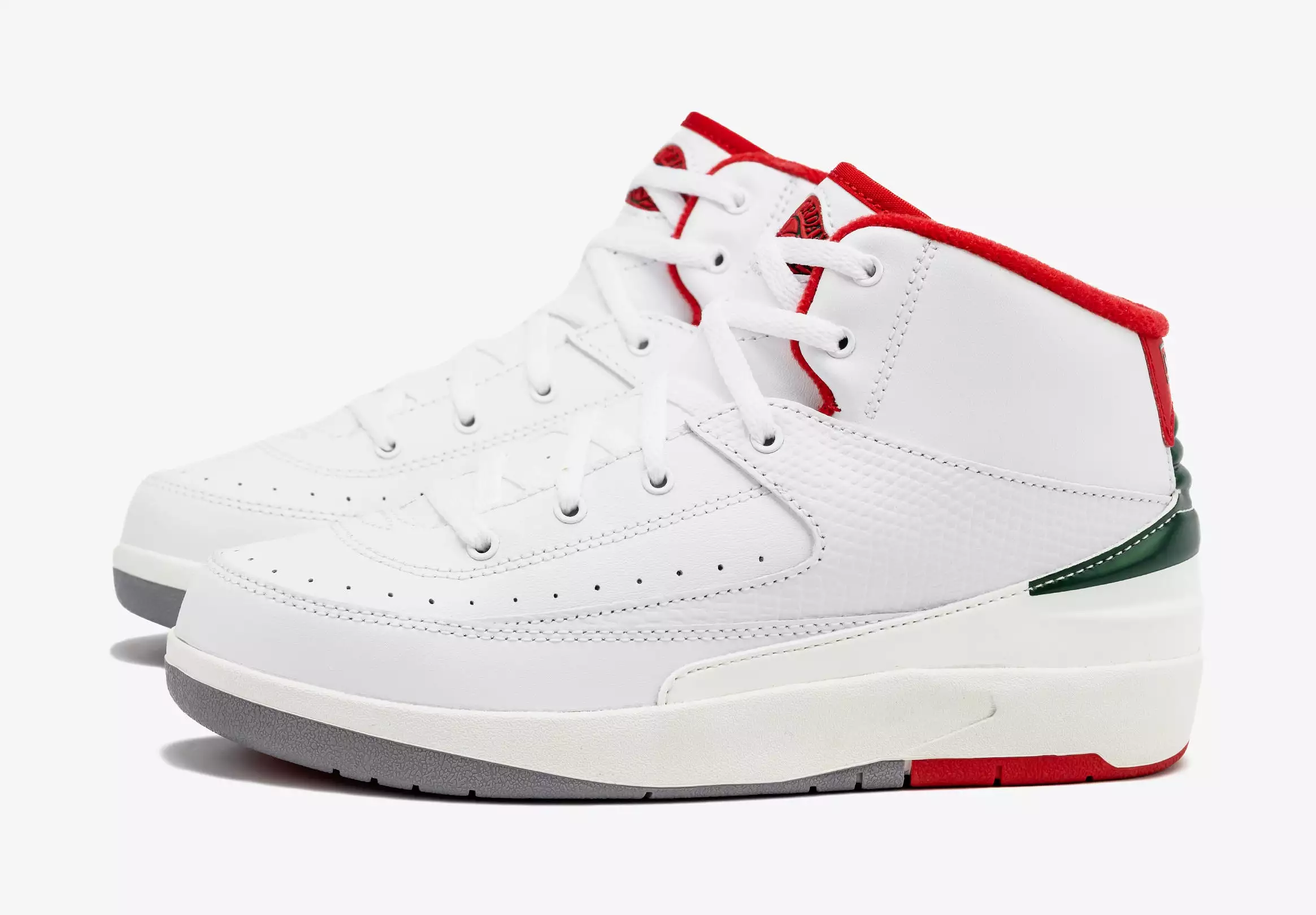 Air Jordan 2 Retro Italy Preschool Lifestyle Shoes (White/Fire Red) Free Shipping